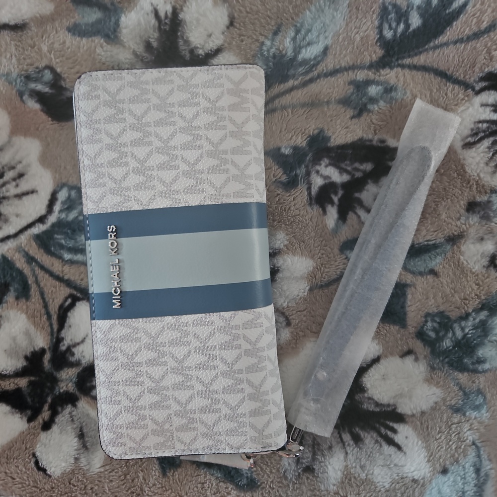 Michael kors Signature Jet Set Large Travel Continental Wallet